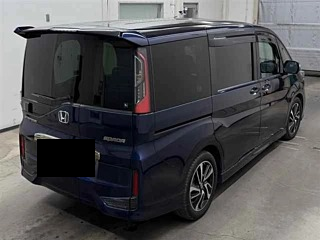 Honda Step Wagon: другой задний ракурс